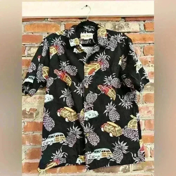 Blue Hawaii Men’s Button Down Vintage Cars Size Medium - Picture 1 of 5